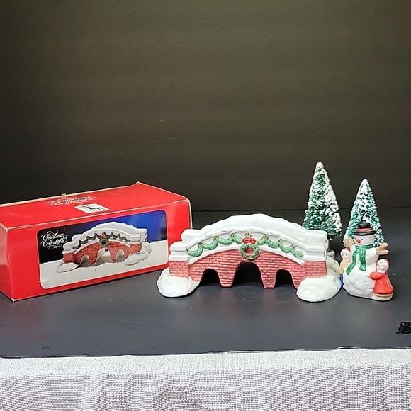 Vintage 1992 Brick Bridge Christmas Village Holiday Town Decor Trees And Snowman - Picture 1 of 15